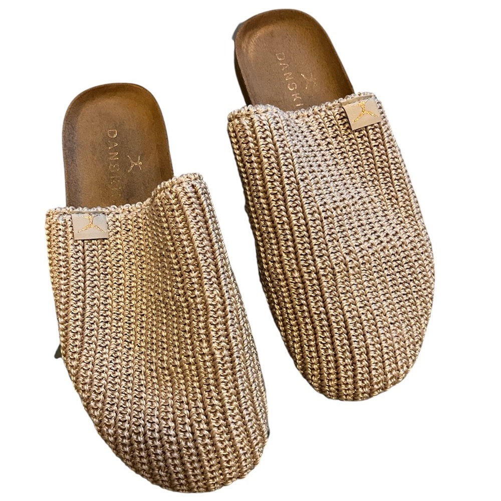๐ Danskin Della Natural Ribbed Slides tan mules size 7 - Picture 4 of 7